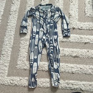 Cozy’s surf board zippered footie